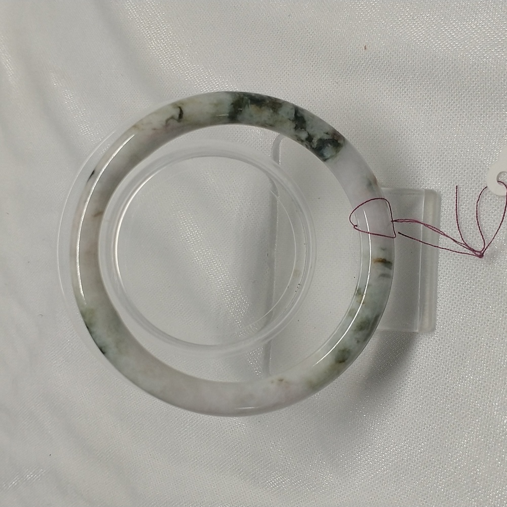 Jadeite bangle - Picture 2 of 6